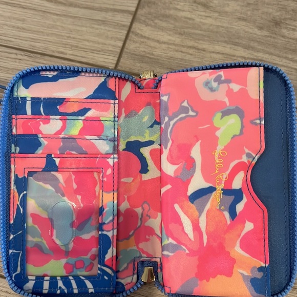 Lilly Pulitzer Wristlet - Picture 3 of 3